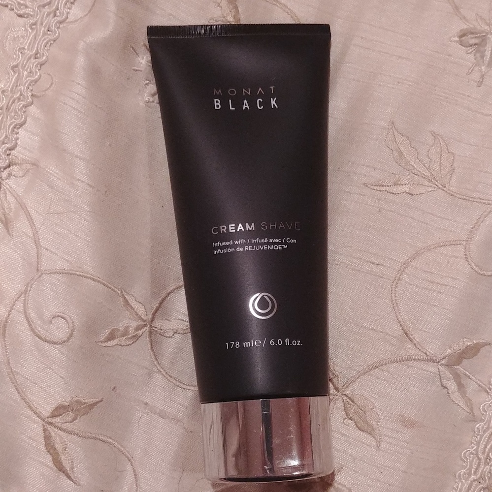 Monat Black cream shave